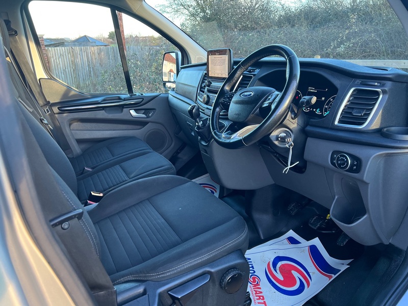 View FORD TRANSIT CUSTOM 300 LIMITED 2.0 ECOBLUE PV