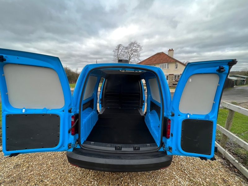 View VOLKSWAGEN CADDY MAXI C20 2.0 TDI STARTLINE