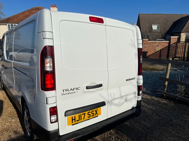 RENAULT TRAFIC