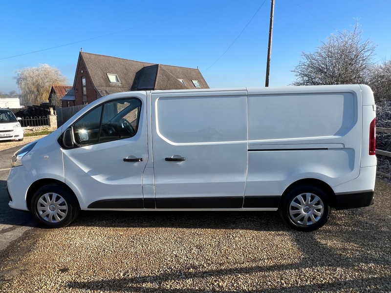 RENAULT TRAFIC