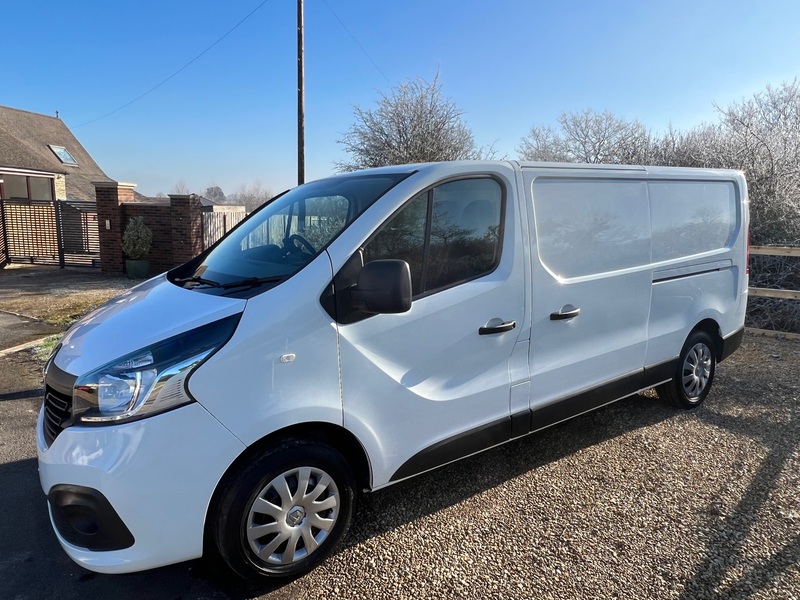 RENAULT TRAFIC