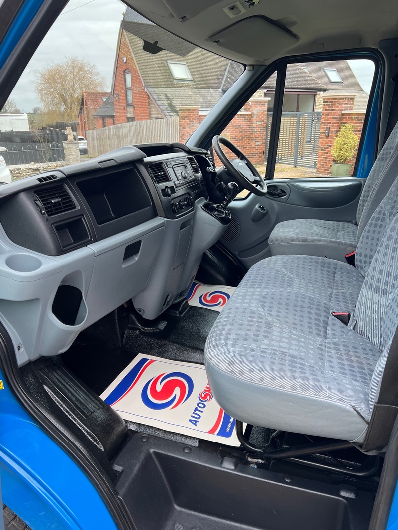 View FORD TRANSIT 350 2.2 Tdci  Medium Roof Panel Van