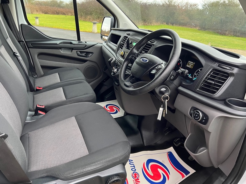 View FORD TRANSIT CUSTOM 300 2.0TDi  BASE  L2 H2