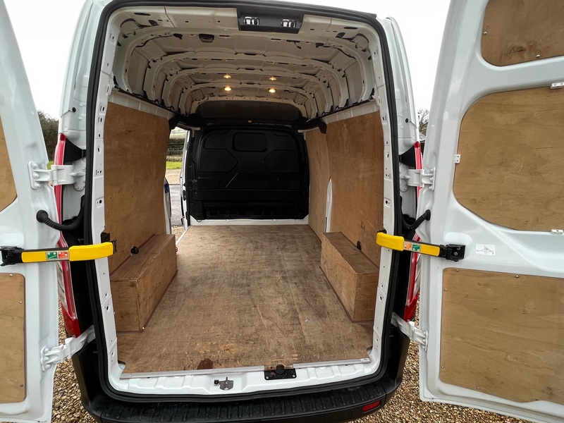 View FORD TRANSIT CUSTOM 300 2.0TDi  BASE  L2 H2