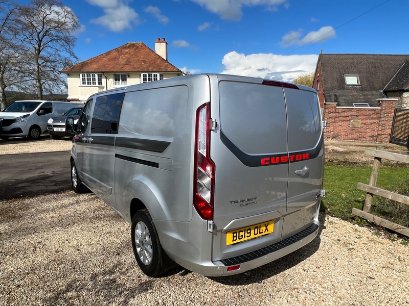 View FORD TRANSIT CUSTOM 320 LIMITED Crew Cab L2 H1