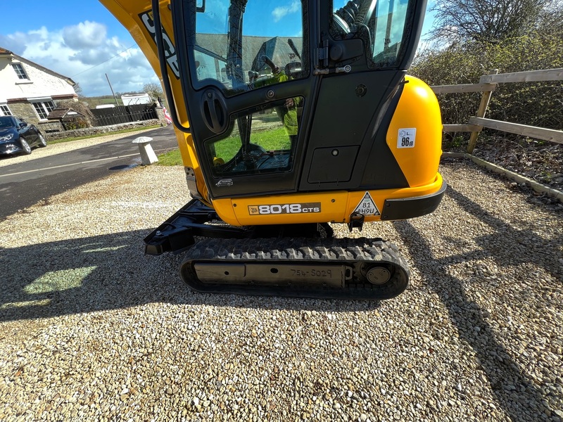 JCB 4CX