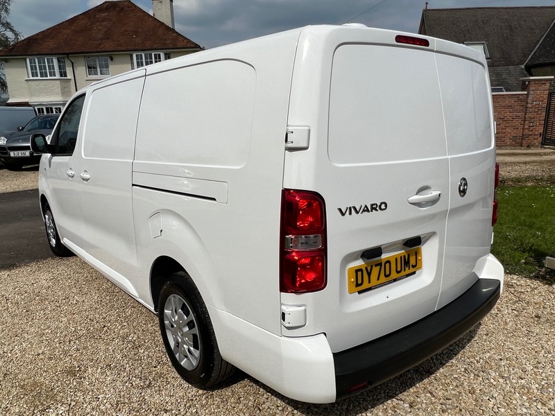 VAUXHALL VIVARO