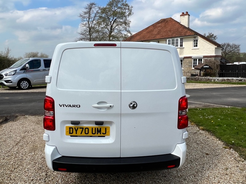 VAUXHALL VIVARO