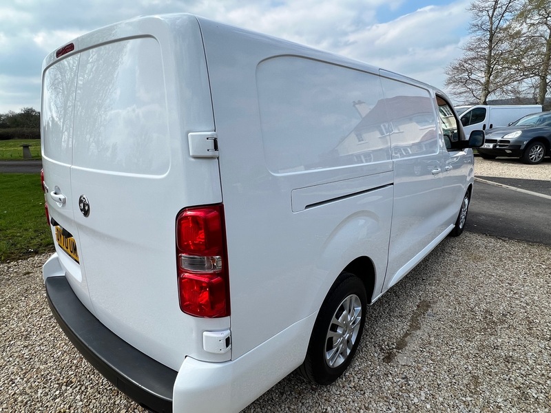 VAUXHALL VIVARO