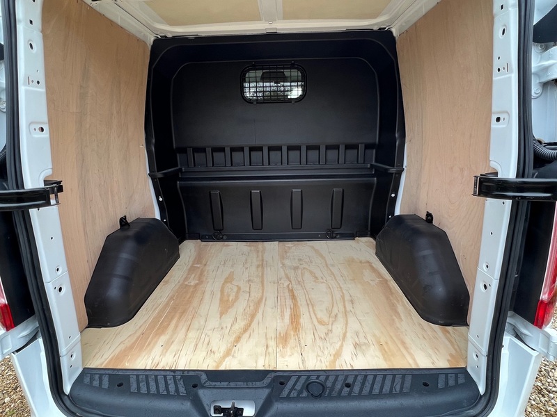 View FORD TRANSIT CUSTOM 290 LIMITED CREW VAN