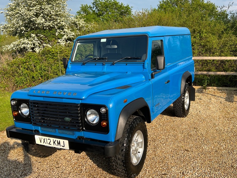 LAND ROVER DEFENDER 110