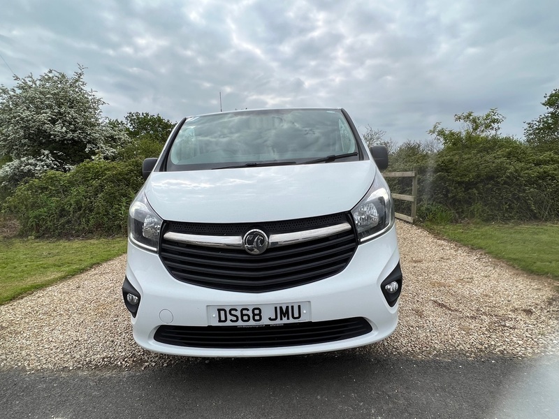 VAUXHALL VIVARO