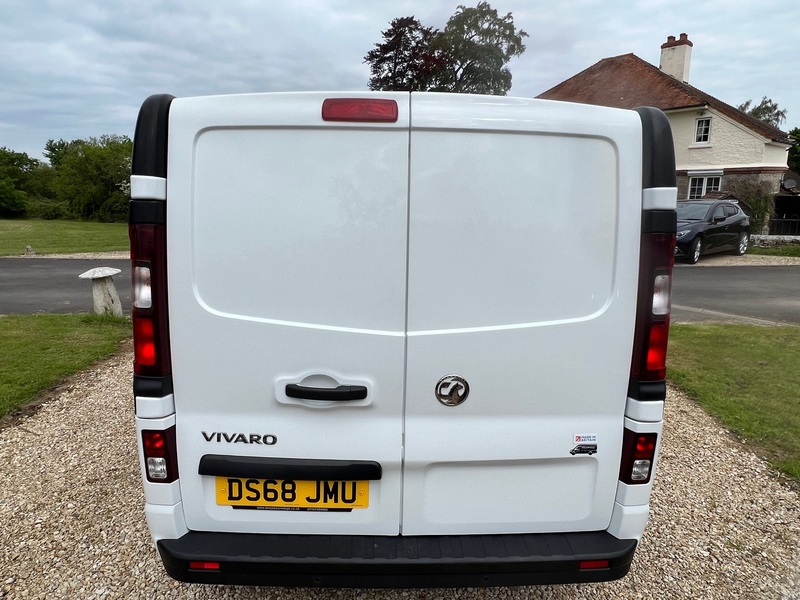 VAUXHALL VIVARO