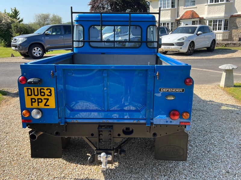 LAND ROVER DEFENDER 110