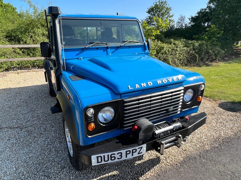 LAND ROVER DEFENDER 110