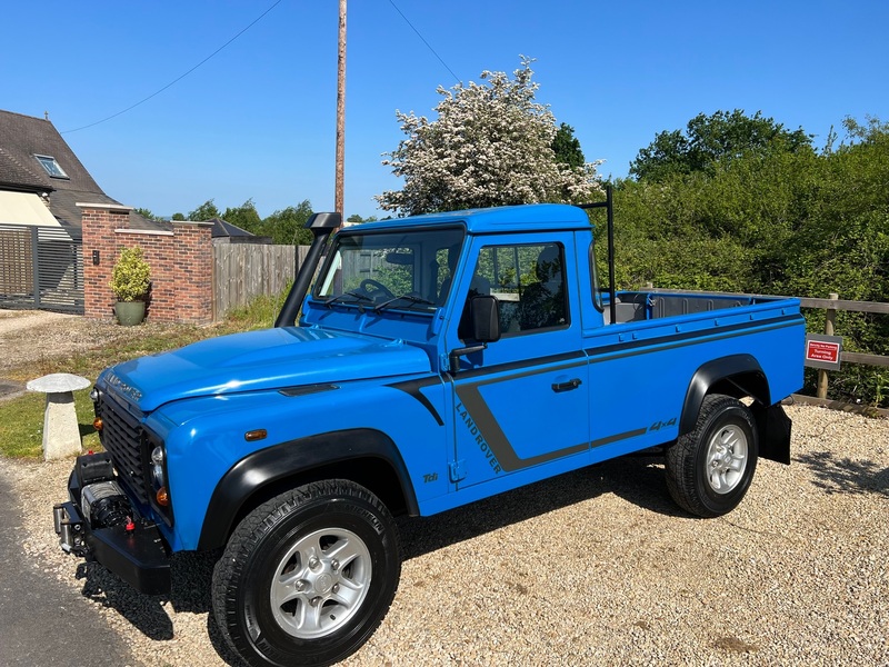 LAND ROVER DEFENDER 110