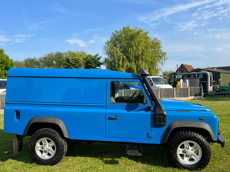 View LAND ROVER DEFENDER 110 TD HARD TOP